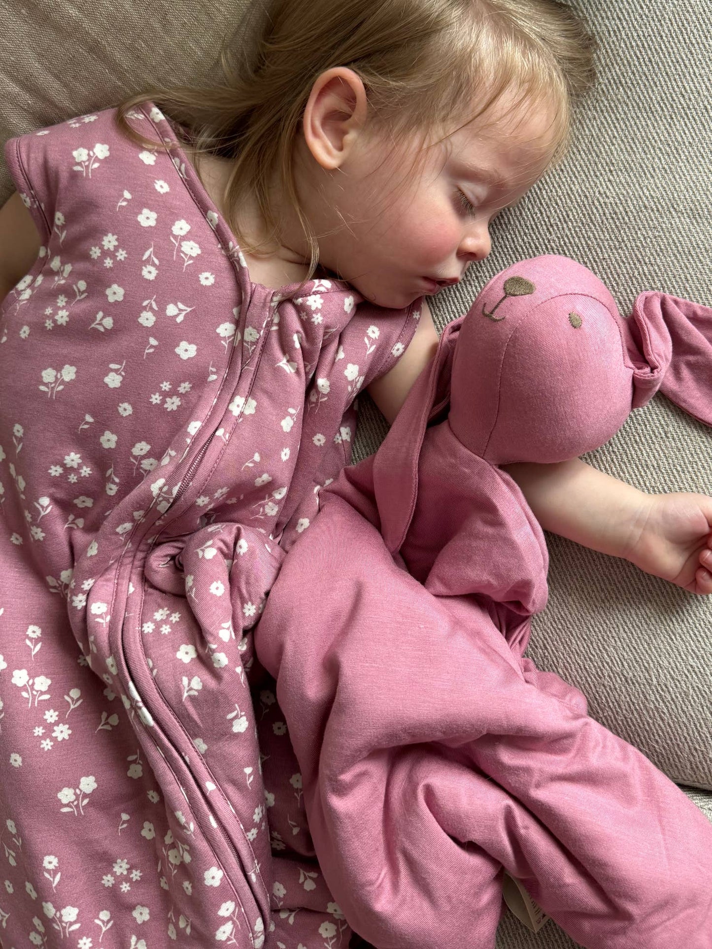 gunamuna Lovey Bunny - Rosie