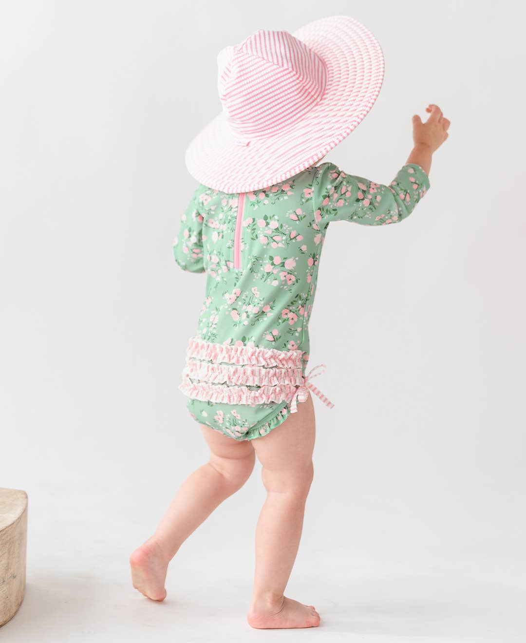 Girls Pink Seersucker Sun Protective Hat