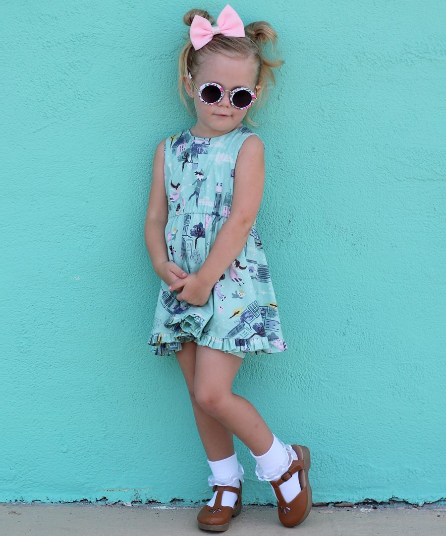 White Frilly Ruffle Lace Turn Cuff Socks