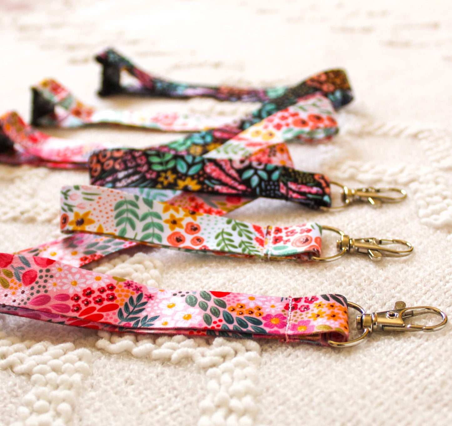 Porcelain Floral Breakaway Lanyard