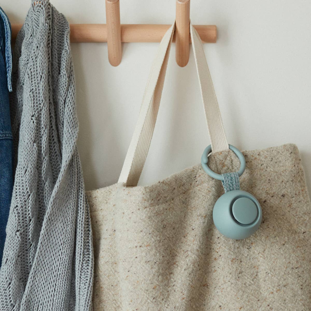 Hatch Rest Go | Portable Sound Machine for Babies and Kids: Putty