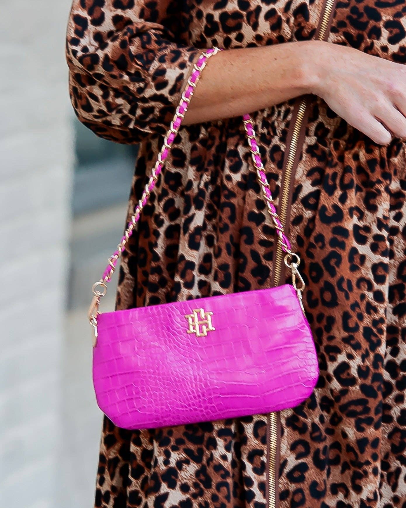 Livi Crossbody - Hot Pink