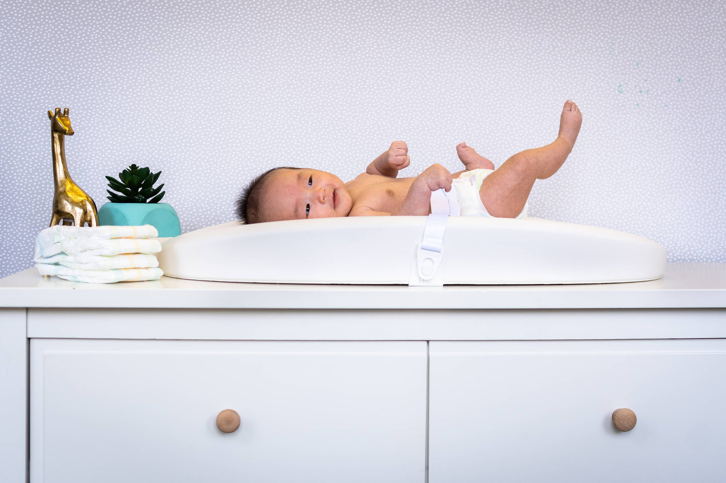 Hatch Grow Smart Changing Pad & Scale: White