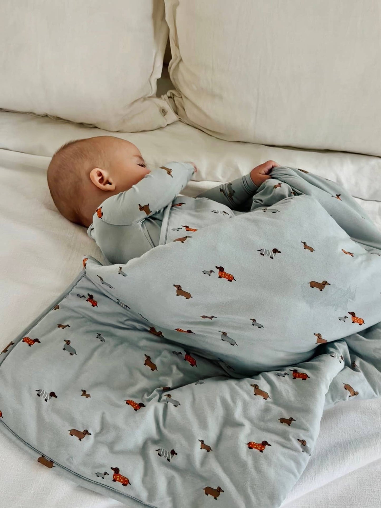 Gunamuna Mini Cloud Blanket : Girl Dog