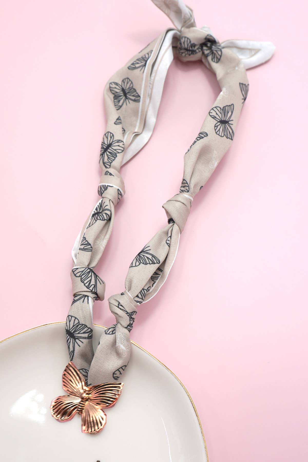 DOOR BUSTER: Scarf Charm Necklace