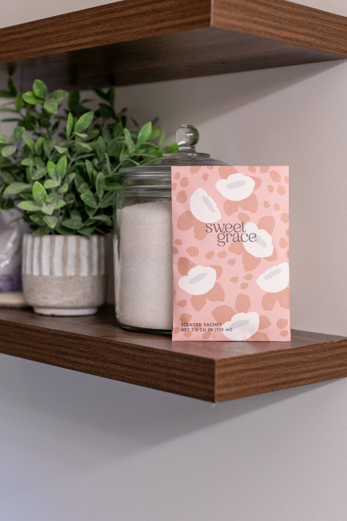 Sweet Grace Modern Flower Scented Sachet