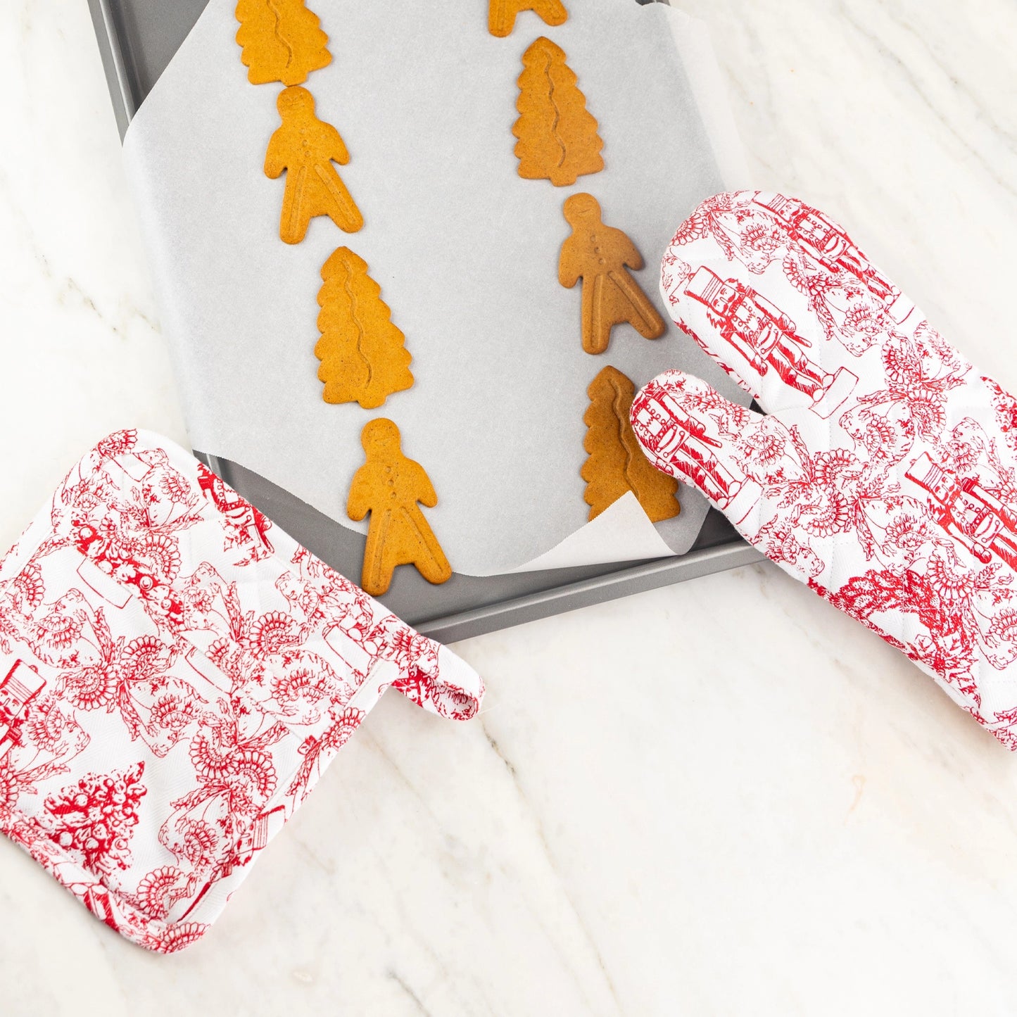 Red Nutcracker Toile Oven Mitt Set