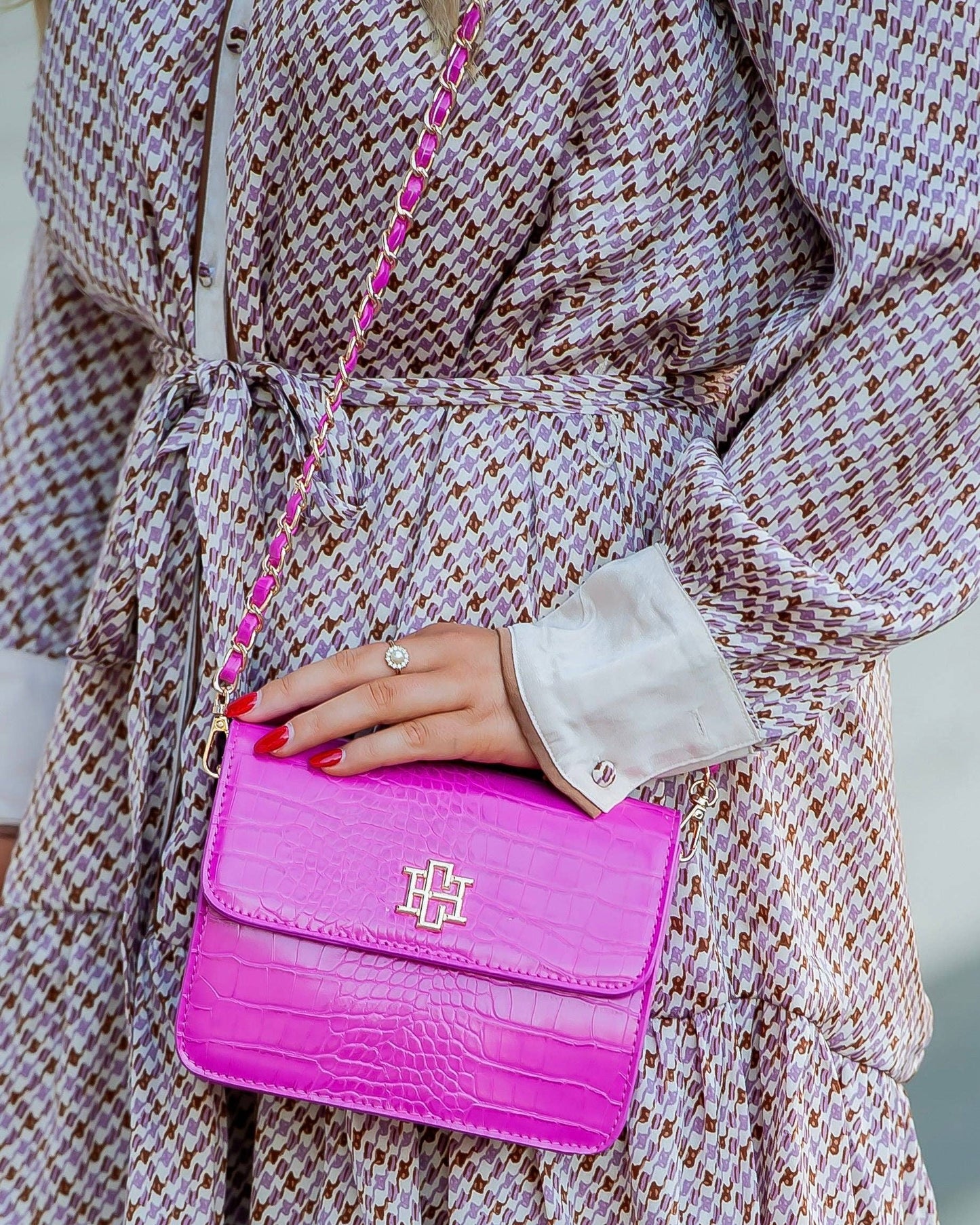 Evelyn Crossbody - Hot Pink