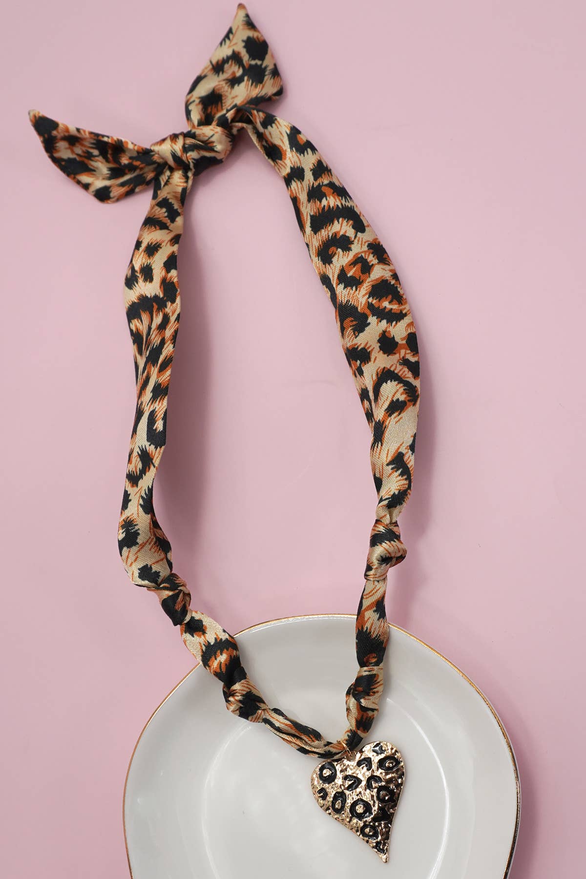 DOOR BUSTER: Scarf Charm Necklace