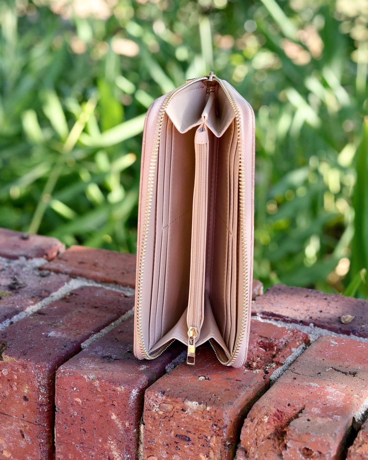 Penelope Wallet: Latte