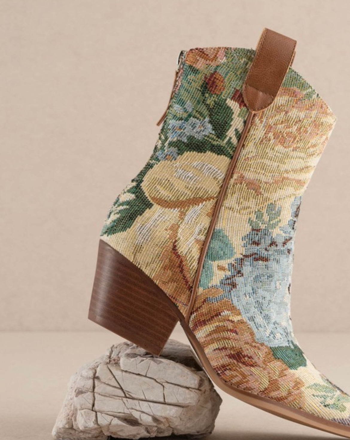 Kaiya Vintage Western Tapestry Boots