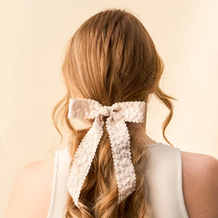 Flower Scallop Hair Bow - Champagne