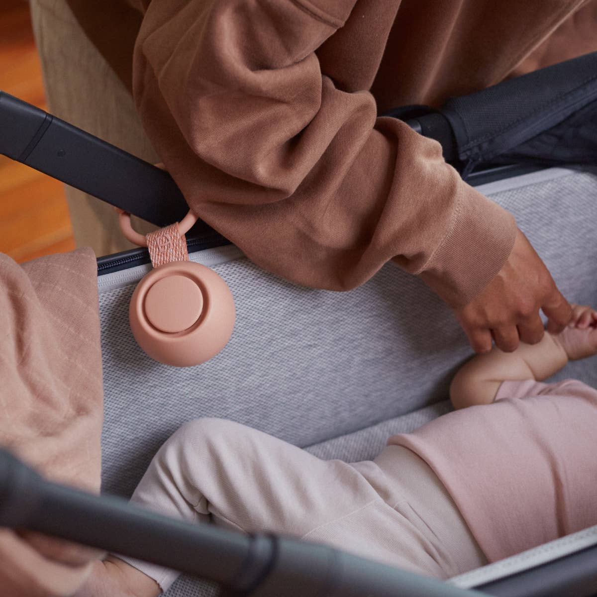 Hatch Rest Go | Portable Sound Machine for Babies and Kids: Putty