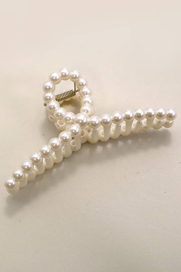 Oval Pearl Hair Claw Clip